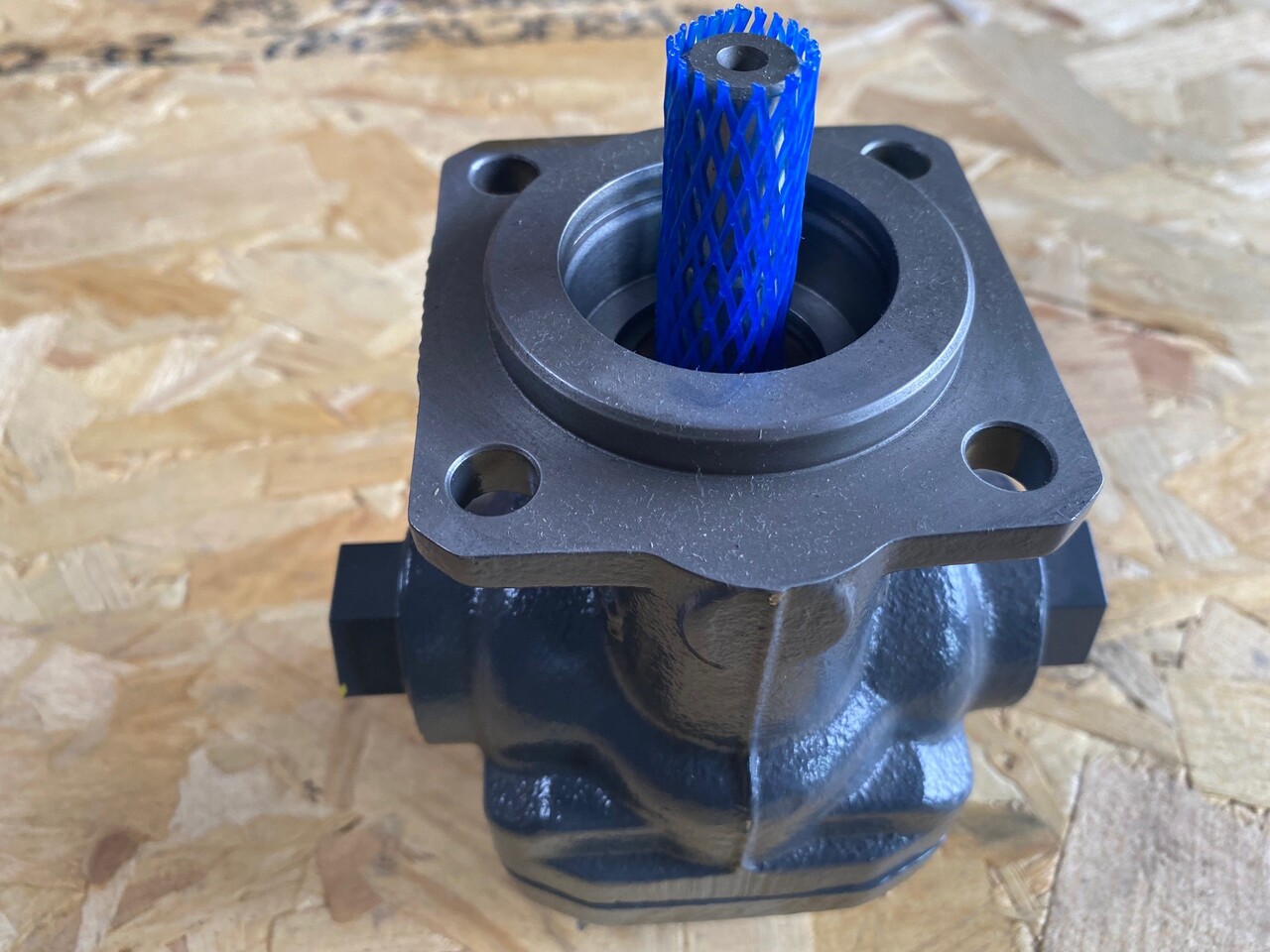 O&K Terex RH120 RH340 Lube oil pump 6000121 1461638 534-2058 - Spare parts for Truck: picture 2 O&K Terex RH120 RH340 Lube oil pump 6000121 1461638 534-2058 - Spare parts for Truck: picture 2