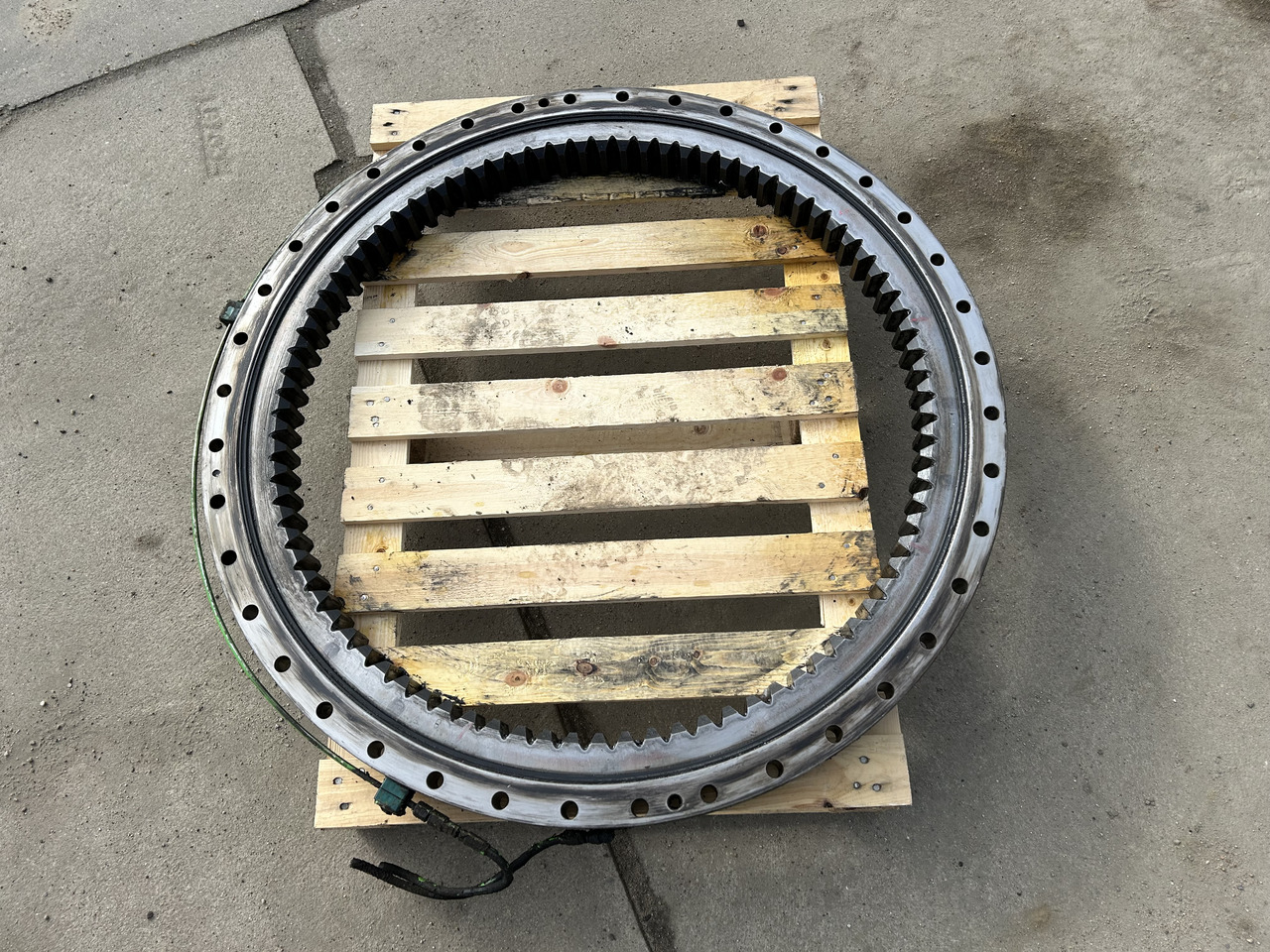 LIEBHERR A312 - Slewing ring for Wheel excavator: picture 3 LIEBHERR A312 - Slewing ring for Wheel excavator: picture 3