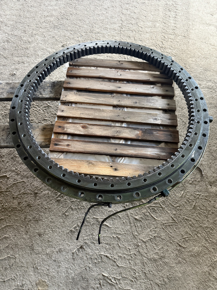 LIEBHERR - Slewing ring for Excavator: picture 1 LIEBHERR - Slewing ring for Excavator: picture 1