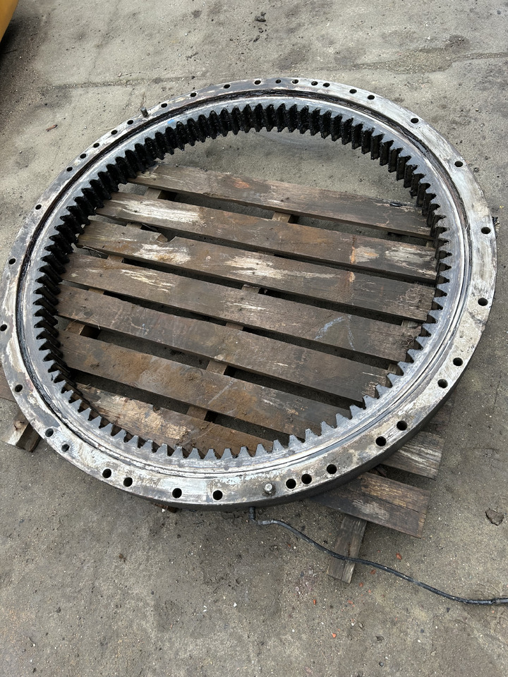 Volvo EW180C - Slewing ring for Wheel excavator: picture 1 Volvo EW180C - Slewing ring for Wheel excavator: picture 1