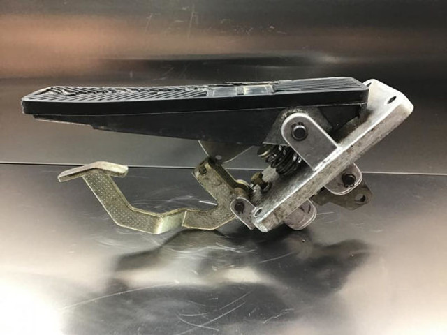 Liebherr Brake Pedal - Pedal: picture 3 Liebherr Brake Pedal - Pedal: picture 3