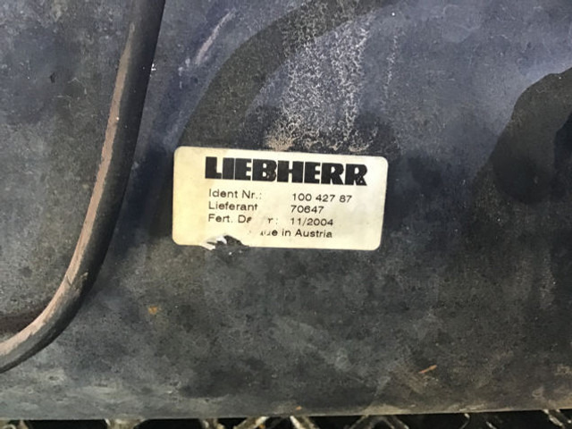 Liebherr Equalizing Reservoir - Expansion tank: picture 3 Liebherr Equalizing Reservoir - Expansion tank: picture 3
