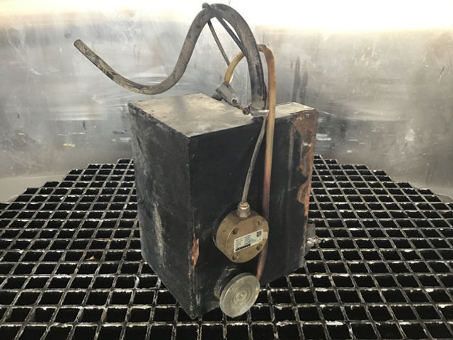 Liebherr Equalizing Reservoir - Expansion tank: picture 2 Liebherr Equalizing Reservoir - Expansion tank: picture 2