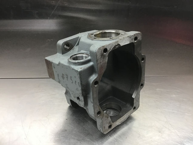 Liebherr Housing LPVD107 - Engine mount: picture 4 Liebherr Housing LPVD107 - Engine mount: picture 4