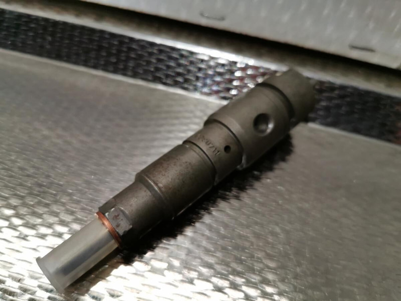 Liebherr Injection Nozzle 1645 Gerev - Fuel filter: picture 2 Liebherr Injection Nozzle 1645 Gerev - Fuel filter: picture 2