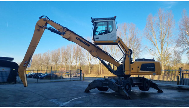 Liebherr LH30 M - Waste/ Industry handler: picture 1 Liebherr LH30 M - Waste/ Industry handler: picture 1