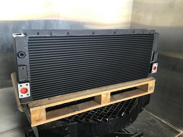 New Oil cooler Liebherr Oilcooler: picture 7