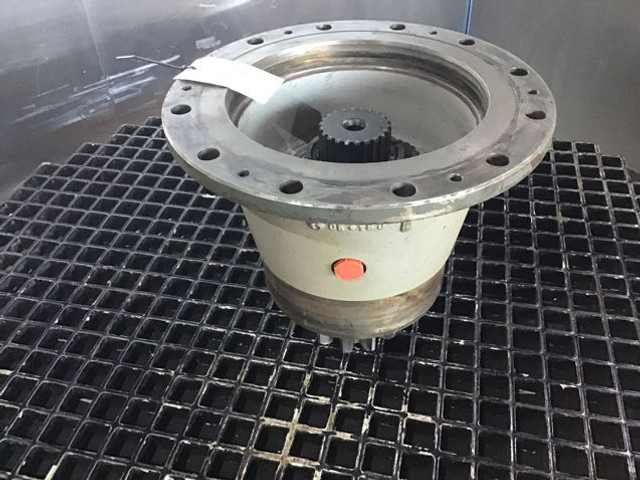 Liebherr Output Shaft Housing - Wheel hub: picture 4 Liebherr Output Shaft Housing - Wheel hub: picture 4
