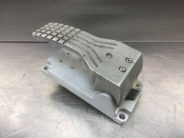 Liebherr Pedal - Pedal: picture 2 Liebherr Pedal - Pedal: picture 2