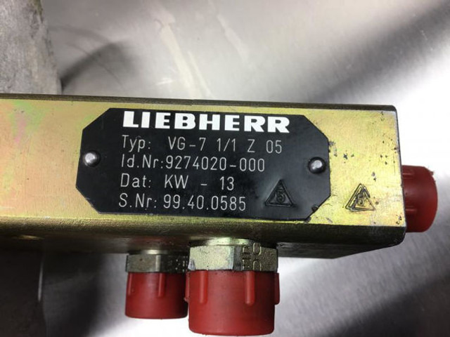 Liebherr Pilot Control Unit - Pedal: picture 5 Liebherr Pilot Control Unit - Pedal: picture 5