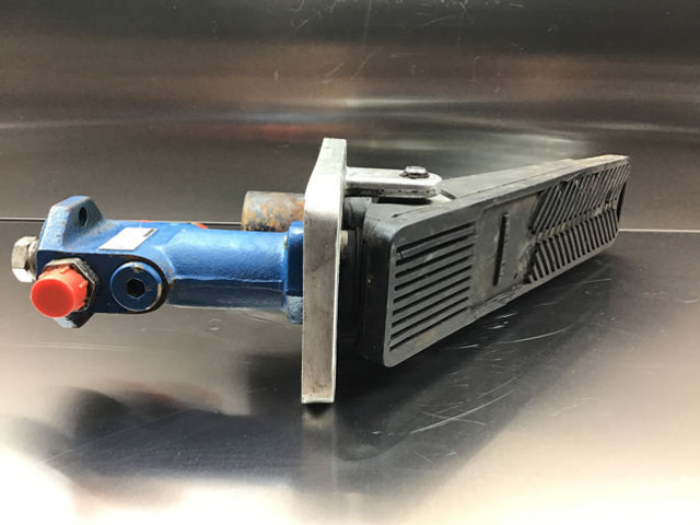 Liebherr Pilot Control Unit - Pedal: picture 4 Liebherr Pilot Control Unit - Pedal: picture 4