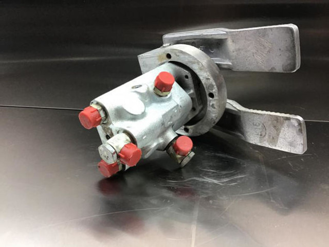 Liebherr Pilot Control Unit - Pedal: picture 4 Liebherr Pilot Control Unit - Pedal: picture 4