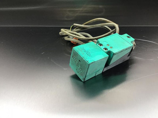Liebherr Proximity Switch - Sensor: picture 3 Liebherr Proximity Switch - Sensor: picture 3