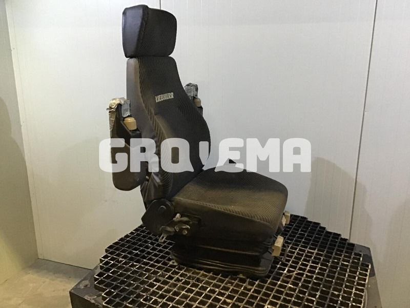 Liebherr R914STD / R914HDSL / R914B - Seat: picture 2 Liebherr R914STD / R914HDSL / R914B - Seat: picture 2