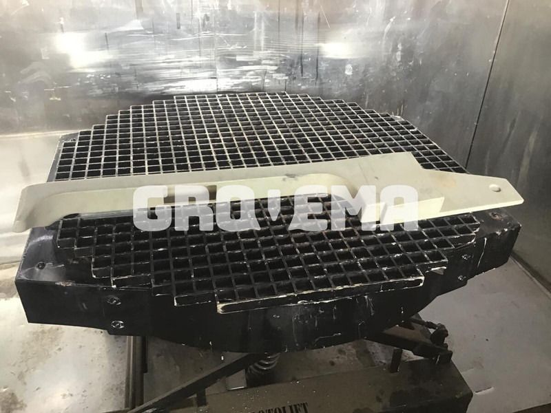 Liebherr R914STD / R914HDSL / R914B / R914 EW / R904 / R924 B / R934 / R934B / R954B / R964B / R974B / R974 - Air intake pipe: picture 3 Liebherr R914STD / R914HDSL / R914B / R914 EW / R904 / R924 B / R934 / R934B / R954B / R964B / R974B / R974 - Air intake pipe: picture 3