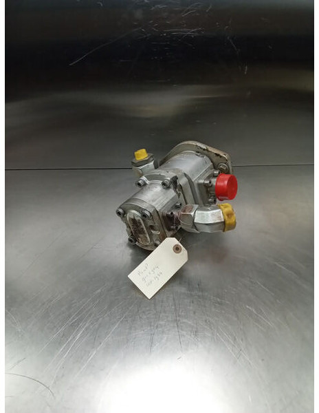 Liebherr R920 - Hydraulic pump: picture 1 Liebherr R920 - Hydraulic pump: picture 1