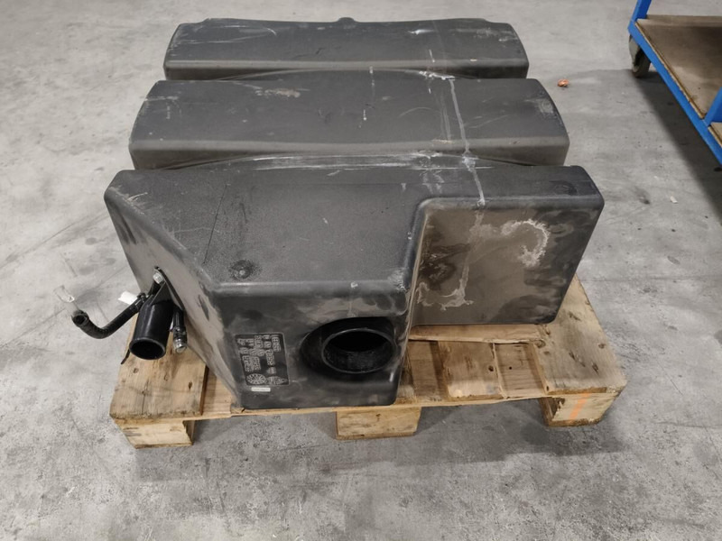 Liebherr R926 COMP / R926 K-LC - Exhaust system: picture 2 Liebherr R926 COMP / R926 K-LC - Exhaust system: picture 2