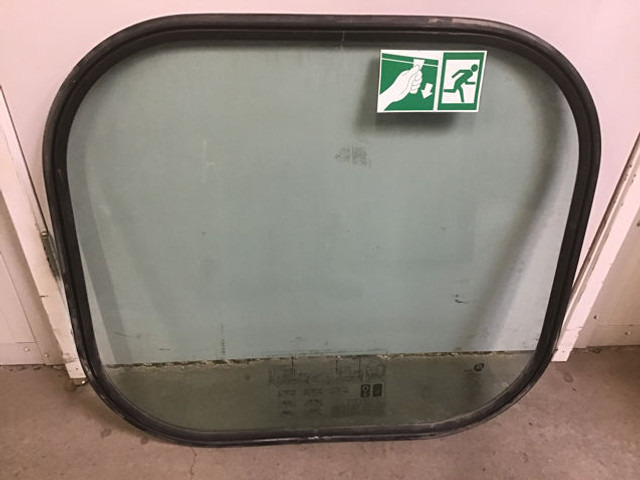 Liebherr Windows with rubber - Window and parts: picture 2 Liebherr Windows with rubber - Window and parts: picture 2