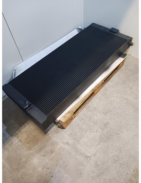 Liebherr oilcooler - Oil cooler: picture 1 Liebherr oilcooler - Oil cooler: picture 1