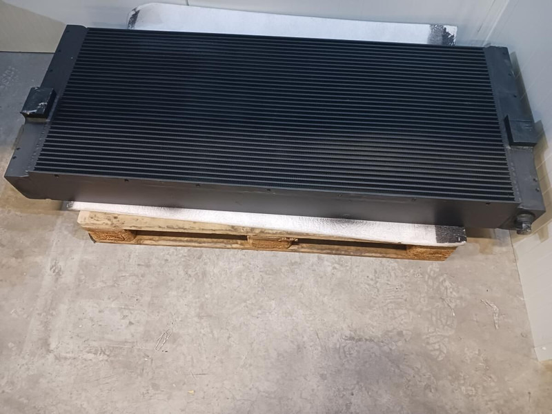 Liebherr oilcooler - Oil cooler: picture 2 Liebherr oilcooler - Oil cooler: picture 2