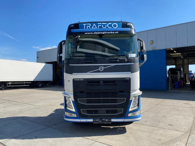 Volvo FH 13.420 Globetrotter / ADR + PTO / Stand Airco - Tractor unit: picture 2 Volvo FH 13.420 Globetrotter / ADR + PTO / Stand Airco - Tractor unit: picture 2