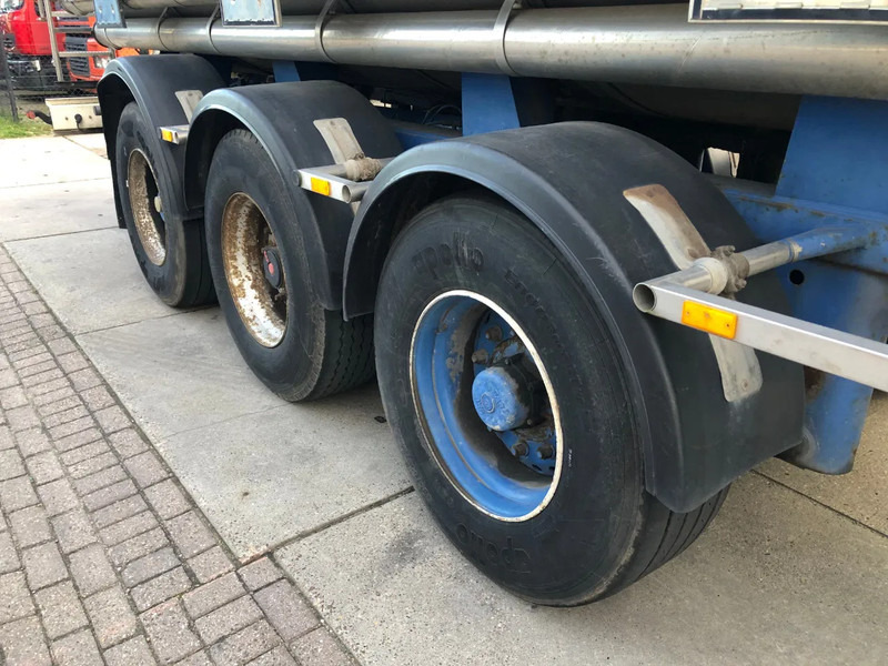 Tank semi-trailer Van Hool Tank / 33.280 LT / 4 compartments / ADR / Inox: picture 8 Tank semi-trailer Van Hool Tank / 33.280 LT / 4 compartments / ADR / Inox: picture 8