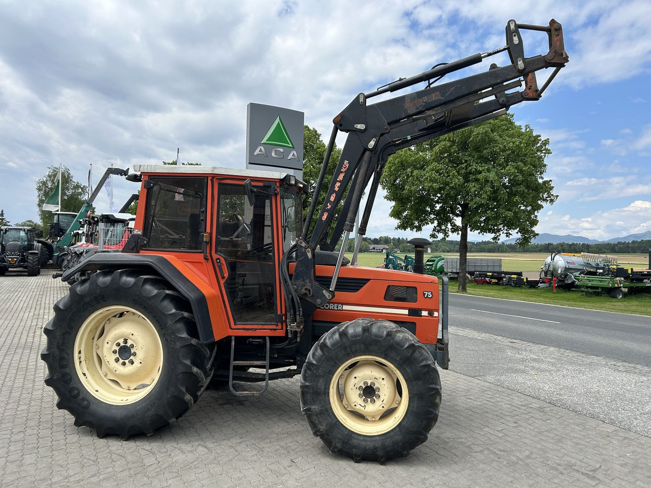 Same Explorer 75 2RM LK - Farm tractor: picture 1 Same Explorer 75 2RM LK - Farm tractor: picture 1