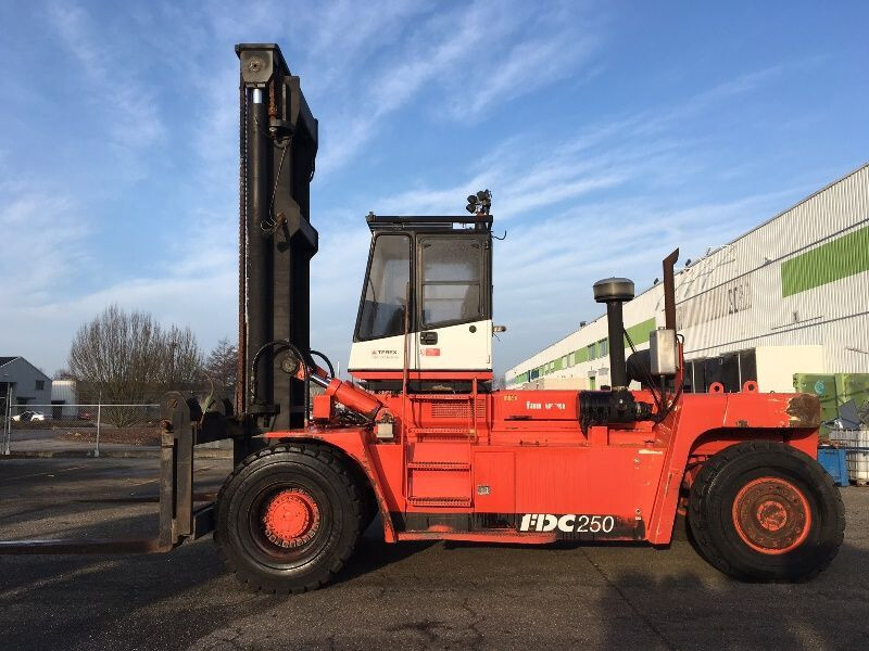 Fantuzzi FDC250 - Diesel forklift: picture 3 Fantuzzi FDC250 - Diesel forklift: picture 3