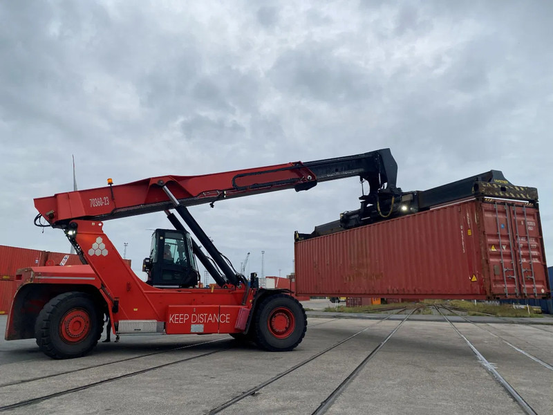 Hyster RS46-36CH - Reach stacker: picture 3 Hyster RS46-36CH - Reach stacker: picture 3