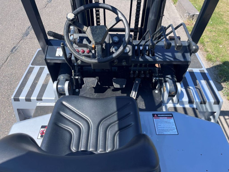 Diesel forklift Nissan VF05H70U: picture 13