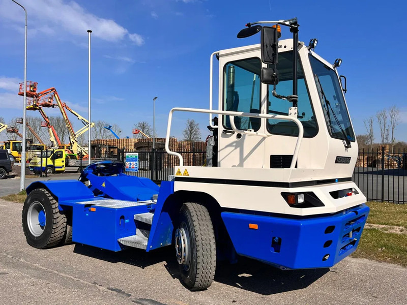 Terberg YT 222 - Terminal tractor: picture 1 Terberg YT 222 - Terminal tractor: picture 1