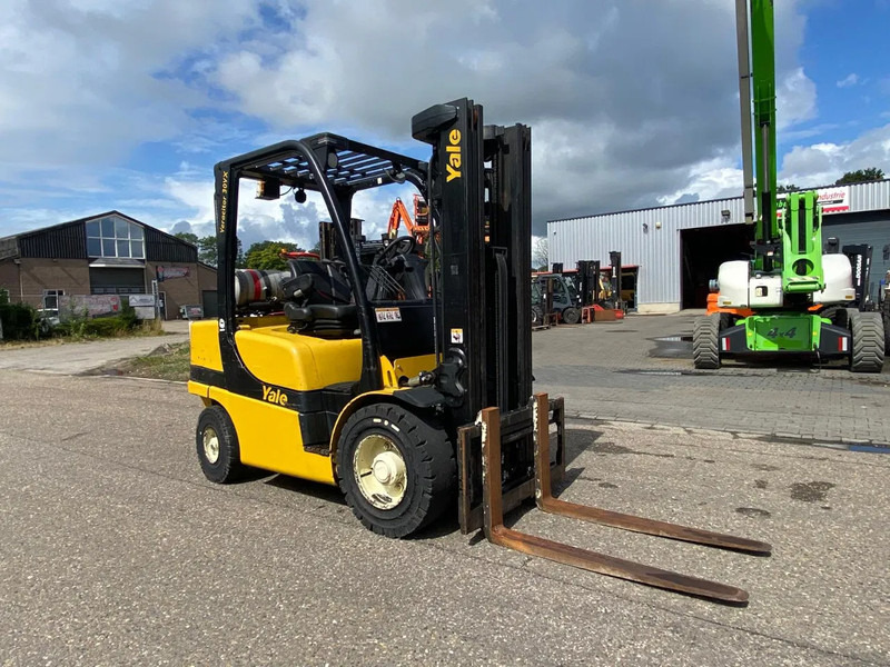 Yale GLP30VXE195 - LPG forklift: picture 3 Yale GLP30VXE195 - LPG forklift: picture 3