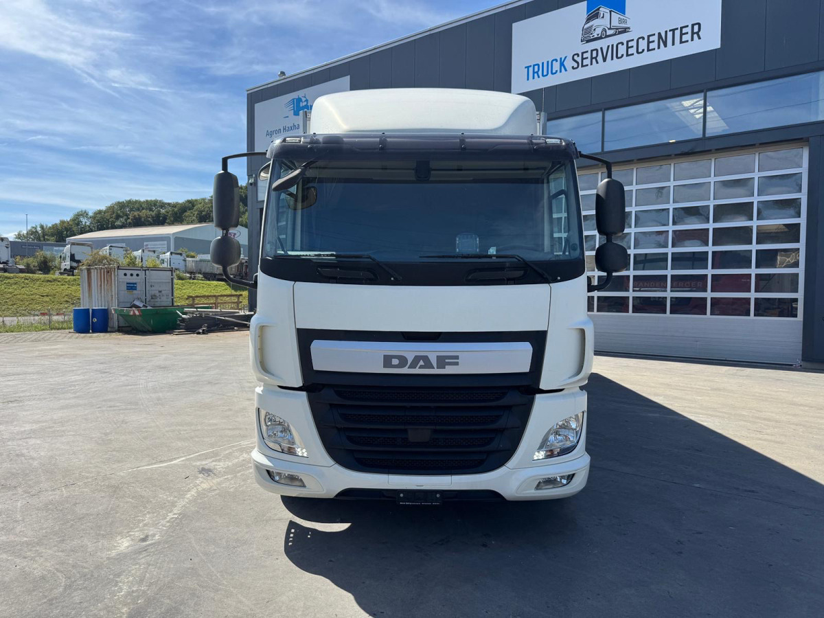 DAF CF370 6x2 Retarder Carrier 850 - Refrigerator truck: picture 2 DAF CF370 6x2 Retarder Carrier 850 - Refrigerator truck: picture 2