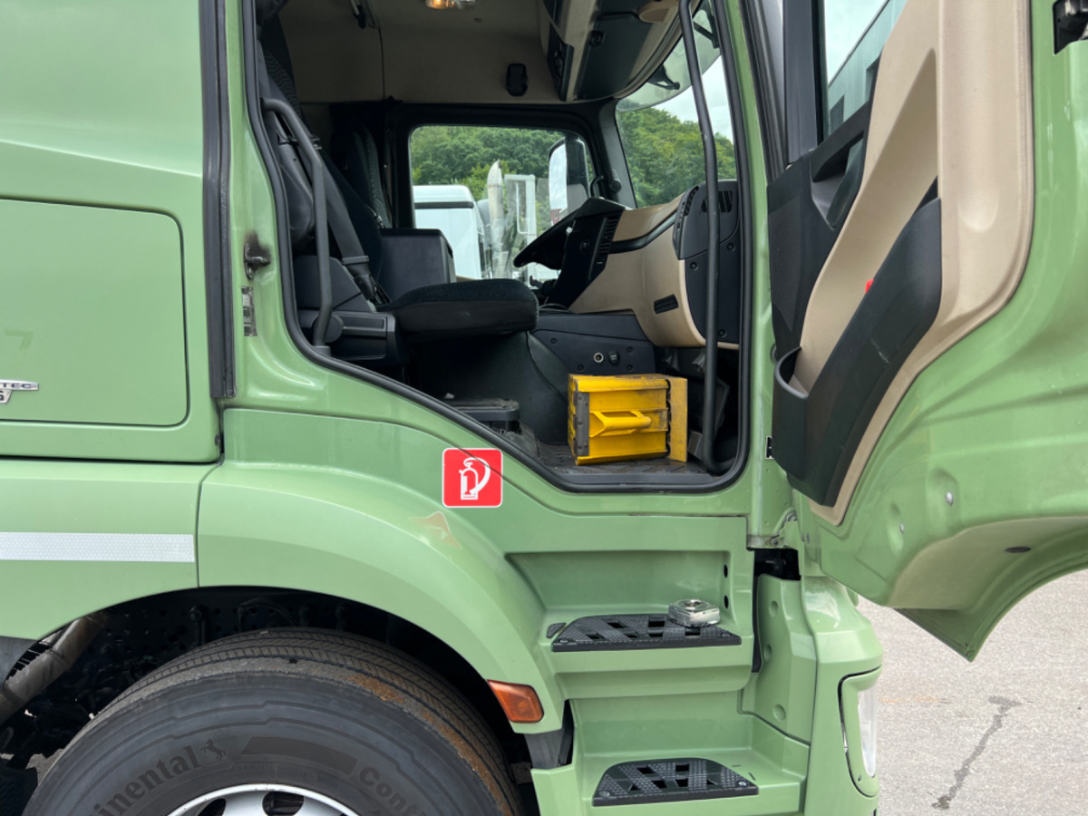 Leasing of MERCEDES Actros 2543 6x2 MERCEDES Actros 2543 6x2: picture 6