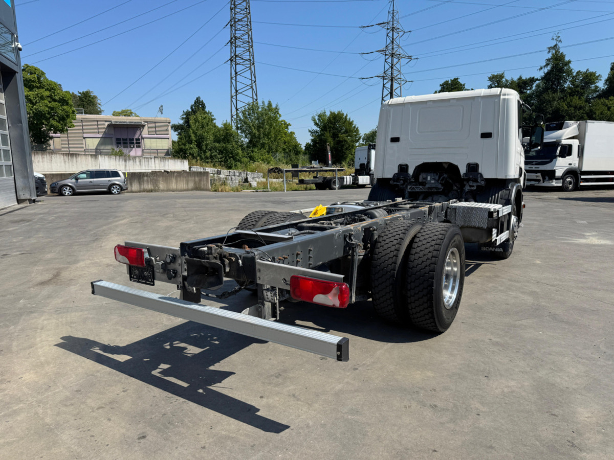 Cab chassis truck SCANIA P400 4x2 Chassis: picture 6
