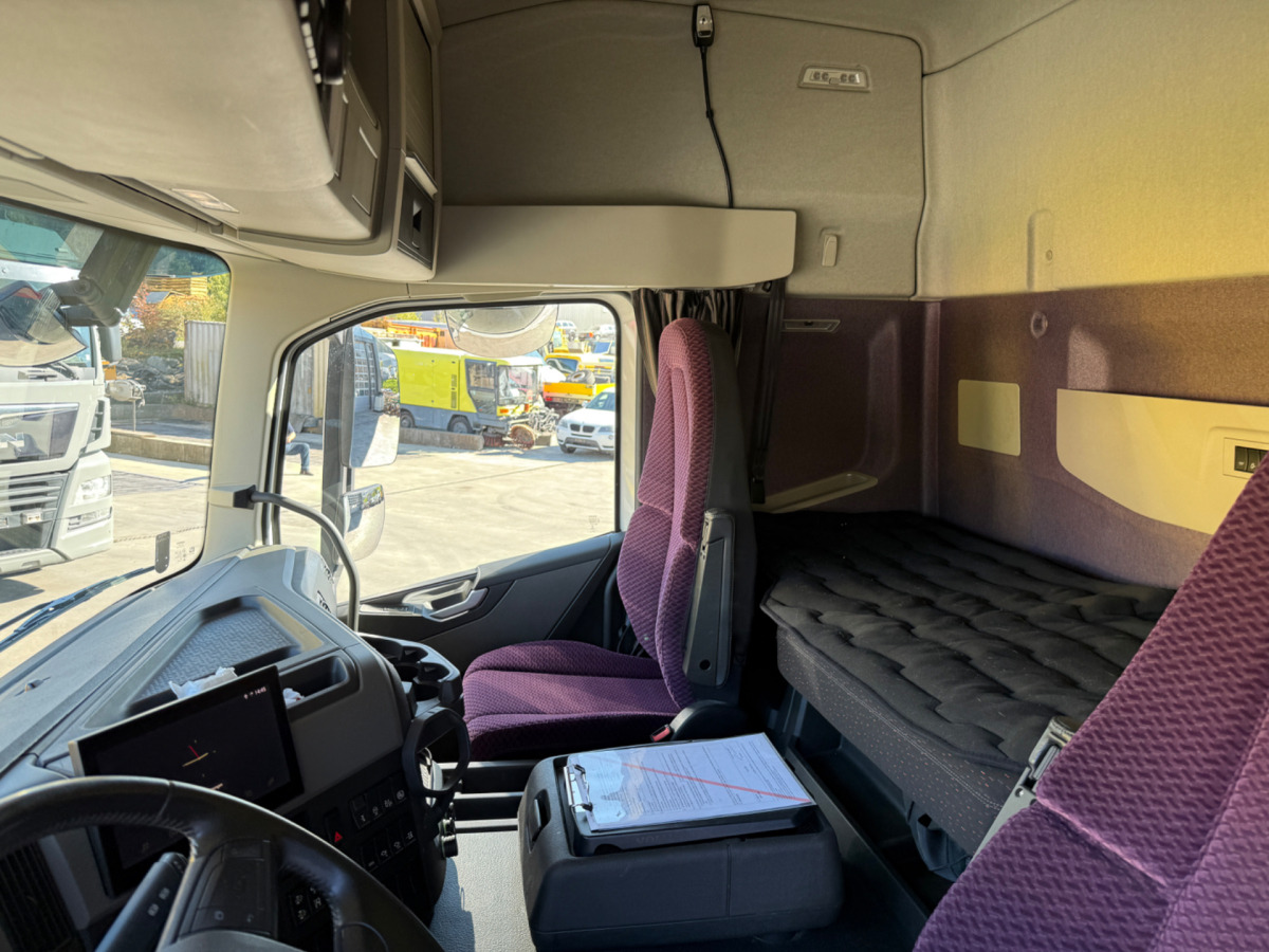 Leasing of VOLVO FM-460 4x2 VOLVO FM-460 4x2: picture 13 Leasing of VOLVO FM-460 4x2 VOLVO FM-460 4x2: picture 13