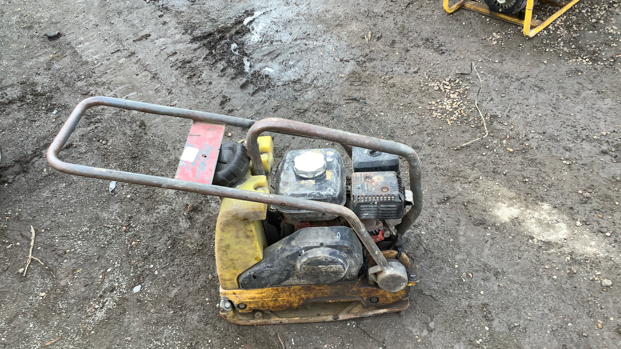 12" WACKER PLATE - Construction equipment: picture 3 12" WACKER PLATE - Construction equipment: picture 3