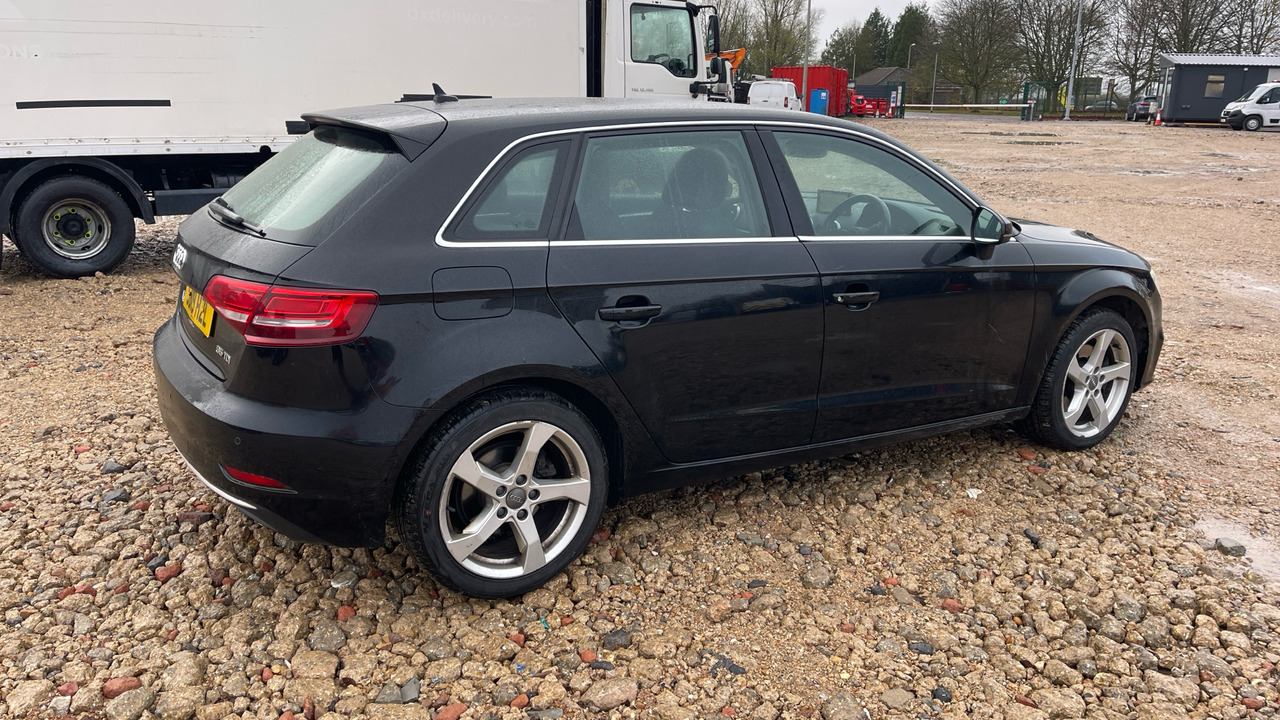 AUDI A3 2.0 35 TDI SPORT - Hatchback: picture 4 AUDI A3 2.0 35 TDI SPORT - Hatchback: picture 4
