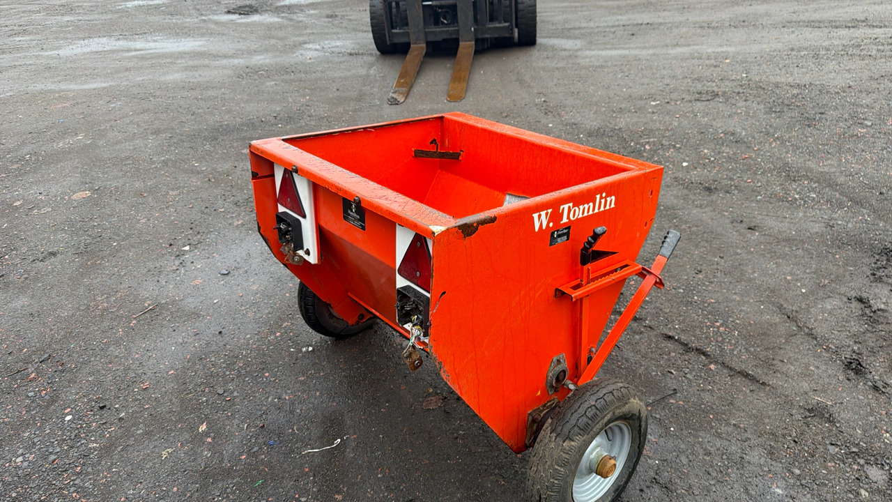D W TOMLIN T80 - Sand/ Salt spreader: picture 5 D W TOMLIN T80 - Sand/ Salt spreader: picture 5