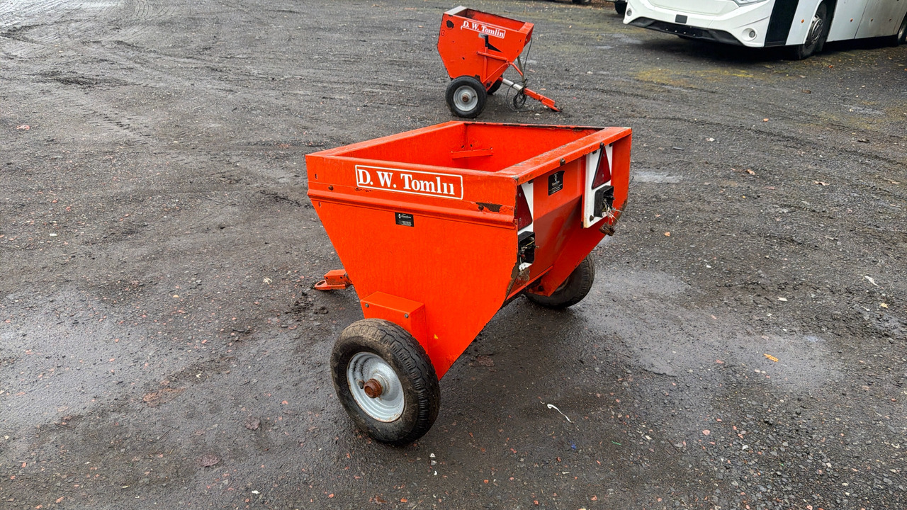 D W TOMLIN T80 - Sand/ Salt spreader: picture 4 D W TOMLIN T80 - Sand/ Salt spreader: picture 4