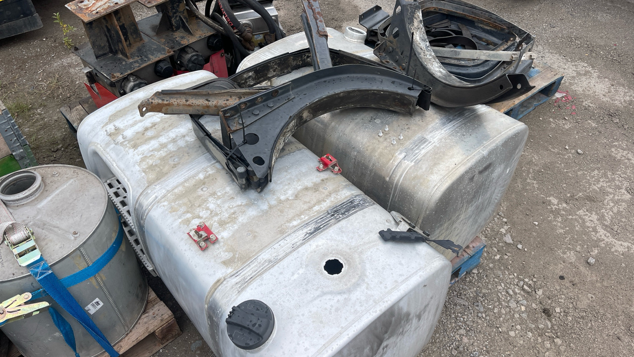 DAF ALLOY TANKS - Construction equipment: picture 3 DAF ALLOY TANKS - Construction equipment: picture 3