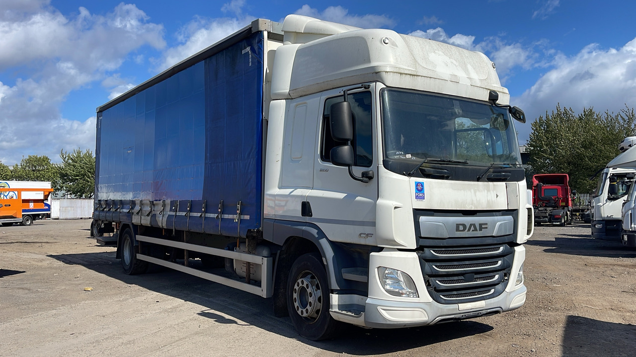 DAF CF 260 - Curtainsider truck: picture 1 DAF CF 260 - Curtainsider truck: picture 1