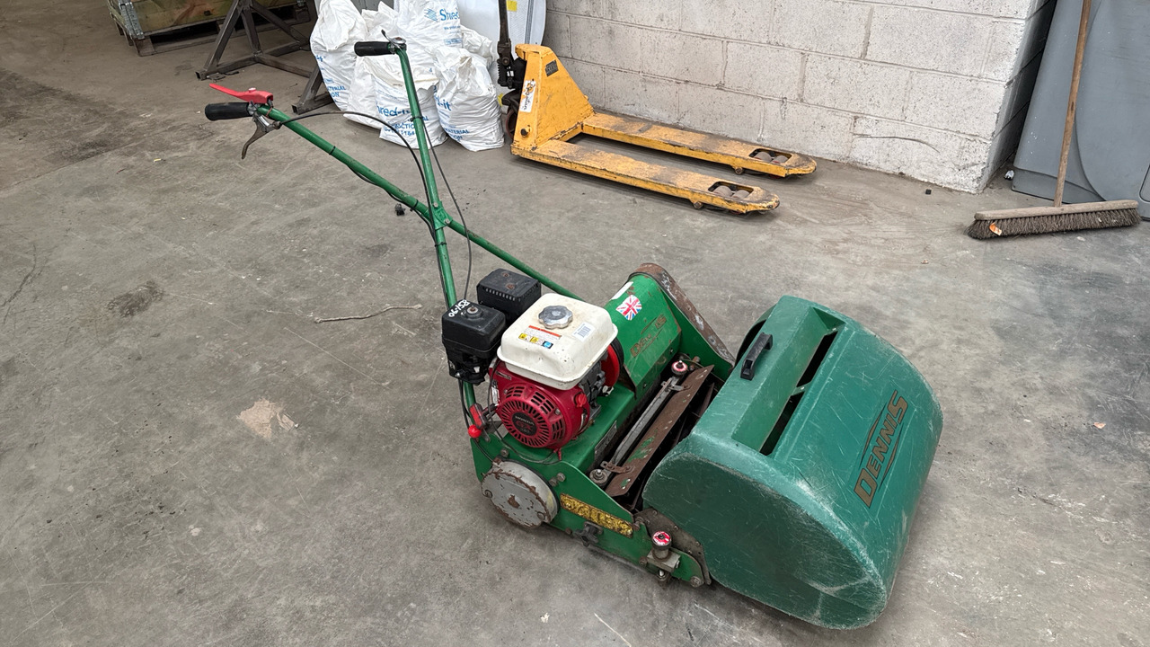 DENNIS FT510 PEDESTRIAN CYLINDER MOWER WITH 9K UNIT AND GRASS BOX - Construction equipment: picture 1 DENNIS FT510 PEDESTRIAN CYLINDER MOWER WITH 9K UNIT AND GRASS BOX - Construction equipment: picture 1