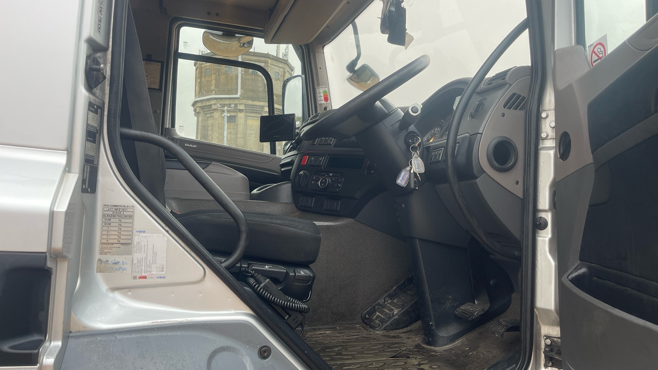 Daf CF 260 - Curtainsider truck: picture 5 Daf CF 260 - Curtainsider truck: picture 5