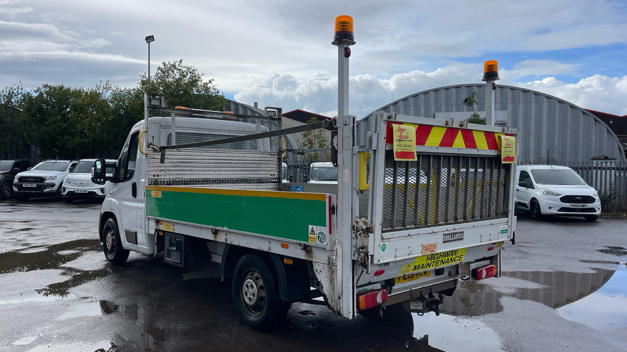 FIAT DUCATO 35 2.3 MULTIJET 130PS - Flatbed van: picture 3 FIAT DUCATO 35 2.3 MULTIJET 130PS - Flatbed van: picture 3