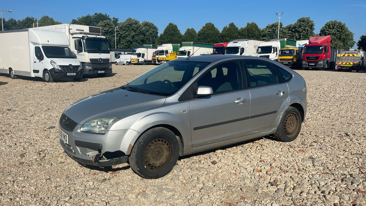 FORD FOCUS 1.4 LX - Hatchback: picture 2 FORD FOCUS 1.4 LX - Hatchback: picture 2