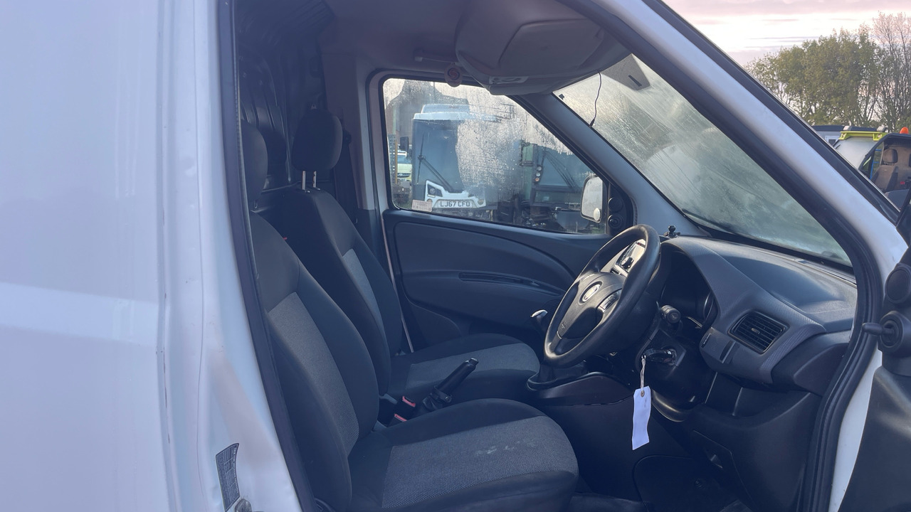 Fiat Doblo CARGO 1.3 MULTIJET 95PS - Small van: picture 5 Fiat Doblo CARGO 1.3 MULTIJET 95PS - Small van: picture 5