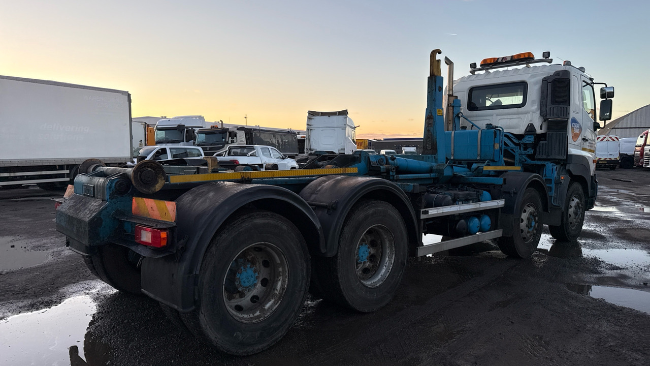 HINO 700 3241 - Hook lift truck: picture 4 HINO 700 3241 - Hook lift truck: picture 4