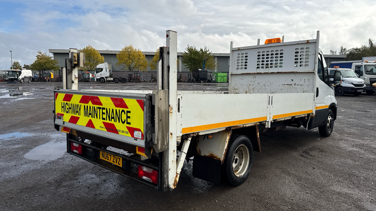 IVECO DAILY 35-120 2.3 3750WB - Flatbed van: picture 4 IVECO DAILY 35-120 2.3 3750WB - Flatbed van: picture 4