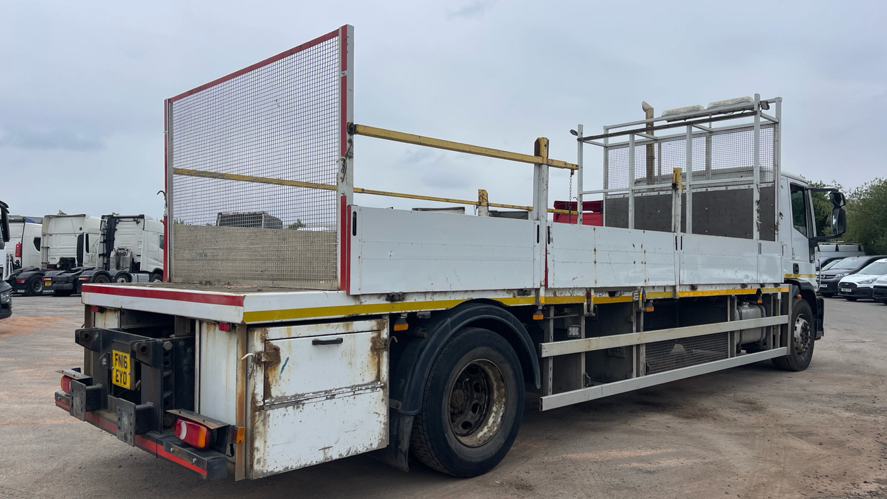 IVECO EUROCARGO 180E25 - Dropside/ Flatbed truck: picture 4 IVECO EUROCARGO 180E25 - Dropside/ Flatbed truck: picture 4